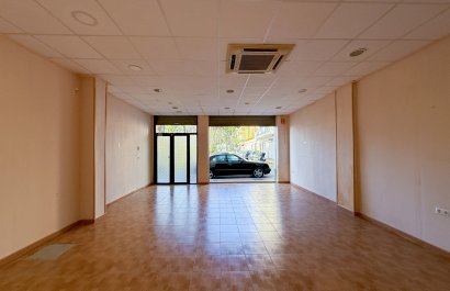 Comercial - Reventa - Águilas - Paseo Parra