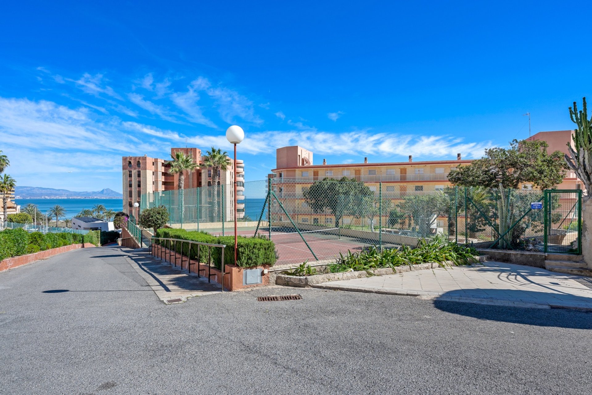 Herverkoop - Apartments - Flats - Arenales del Sol - Segunda linea playa