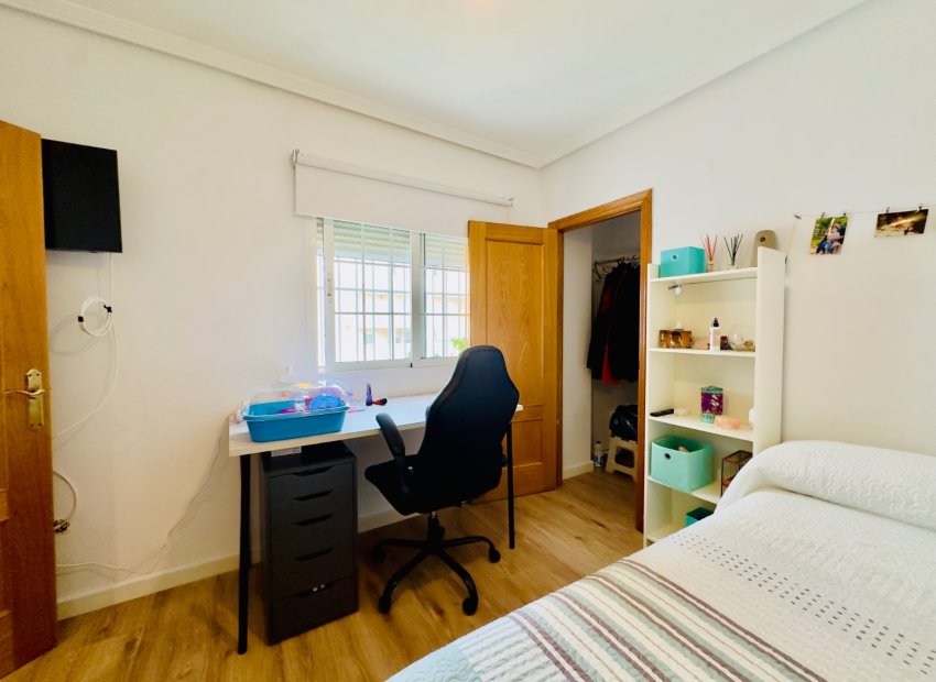 Herverkoop - Apartments - Flats - Torrevieia - Center