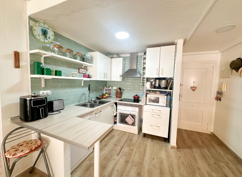 Herverkoop - Apartments - Flats - Torrevieia - Center