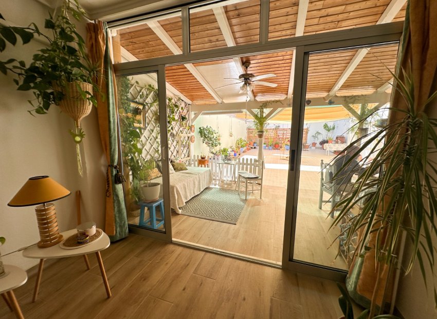 Herverkoop - Apartments - Flats - Torrevieia - Center