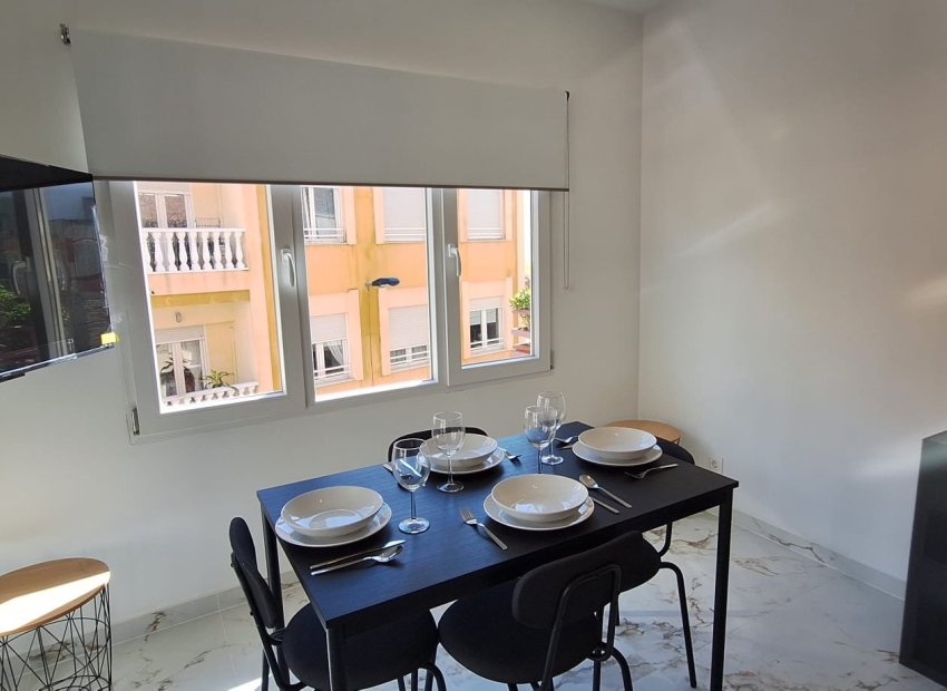 Herverkoop - Apartments - Flats - Torrevieia - Center