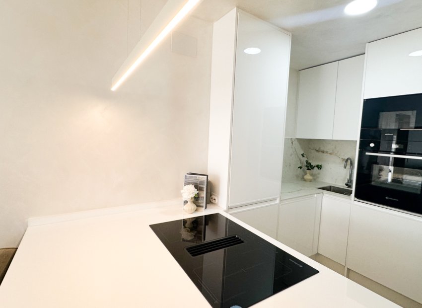 Herverkoop - Apartments - Flats - Torrevieia - Center
