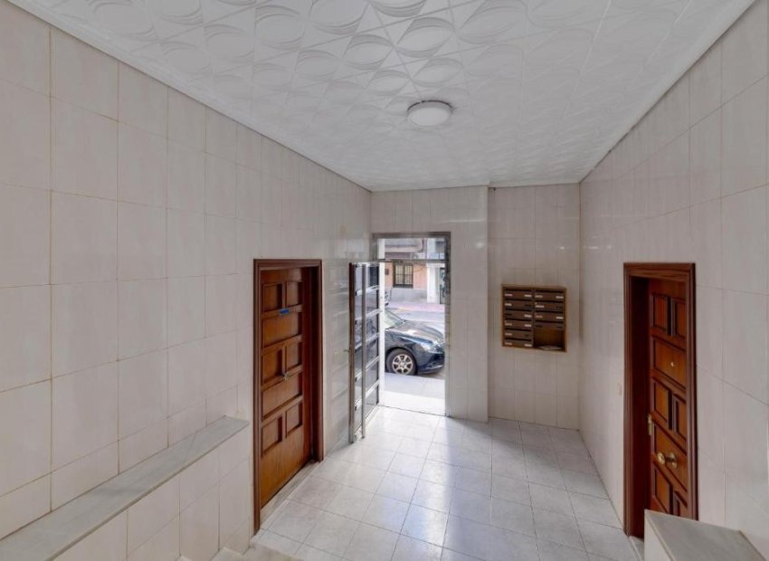 Herverkoop - Apartments - Flats - Torrevieia - Playa del Cura