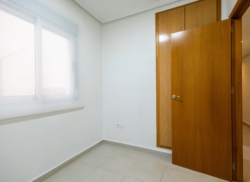 Herverkoop - Apartments - Flats - Torrevieia - Playa del Cura