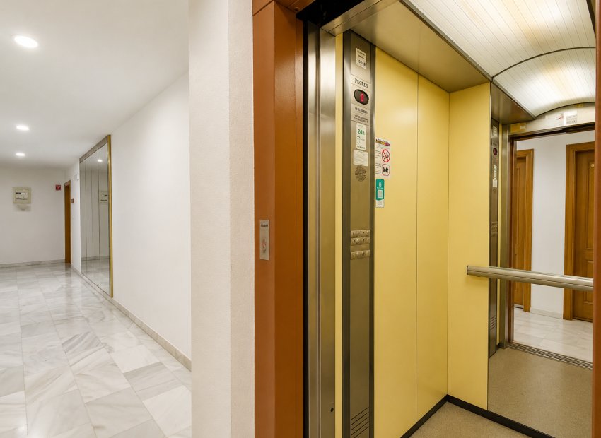 Herverkoop - Apartments - Flats - Torrevieia - Playa del Cura