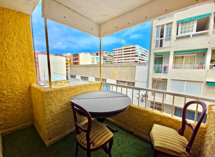 Herverkoop - Apartments - Flats - Torrevieia - Playa Los Naufragos