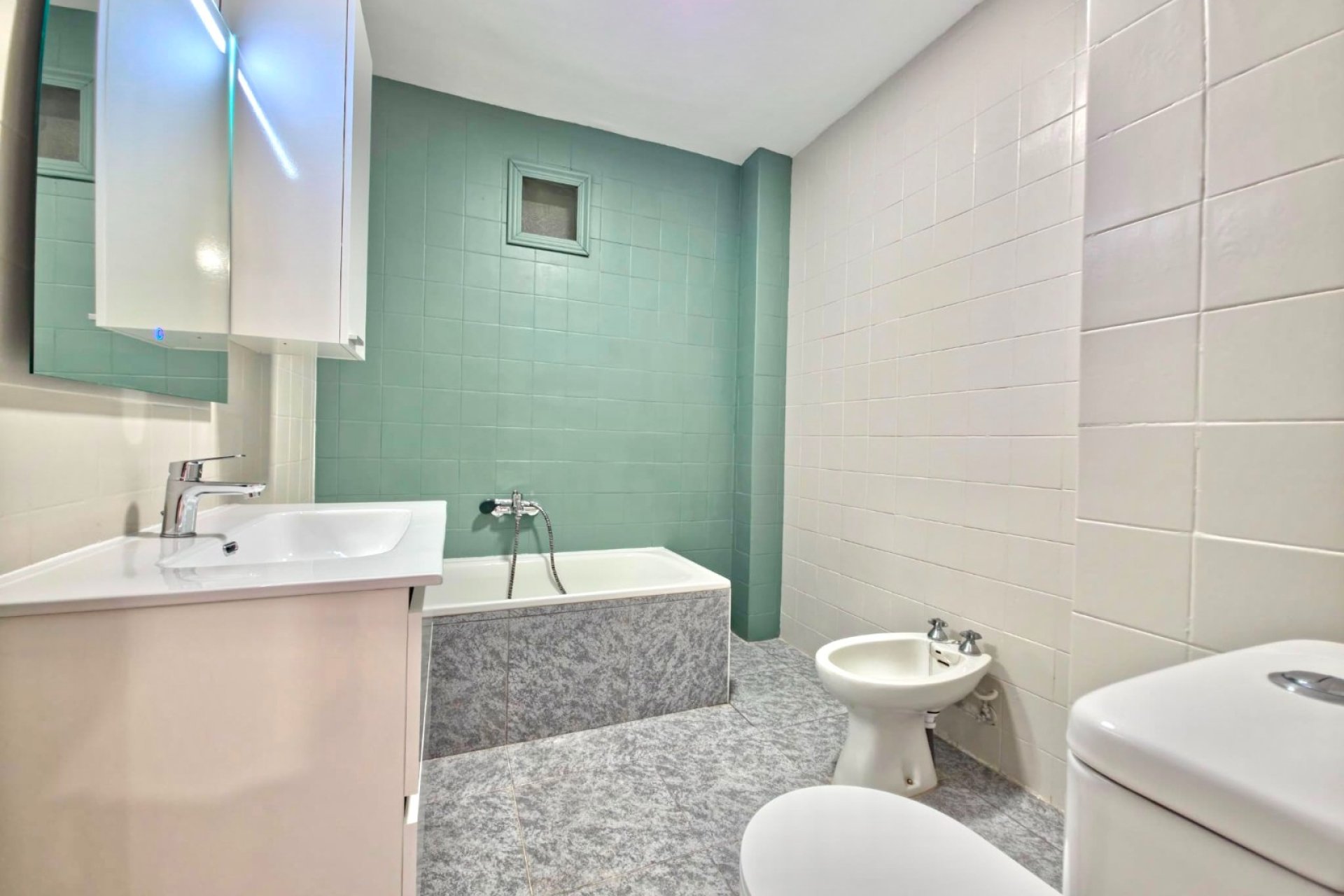 Herverkoop - Apartments - Flats - Torrevieia - Playa Los Naufragos