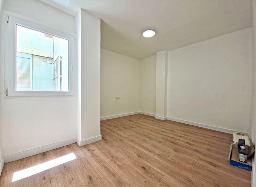 Herverkoop - Apartments - Flats - Torrevieia - Playa Los Naufragos