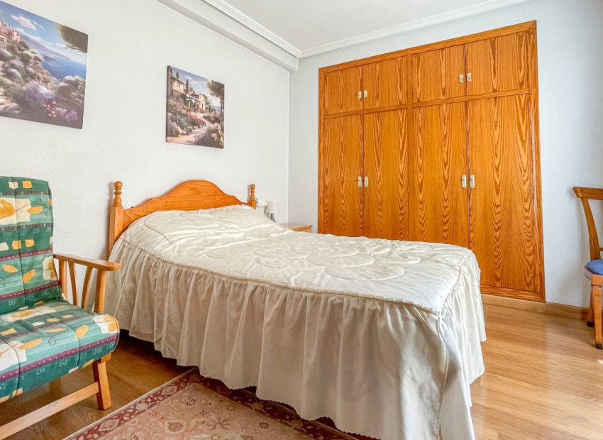 Herverkoop - Apartments - Flats - Torrevieia - Playa Los Naufragos