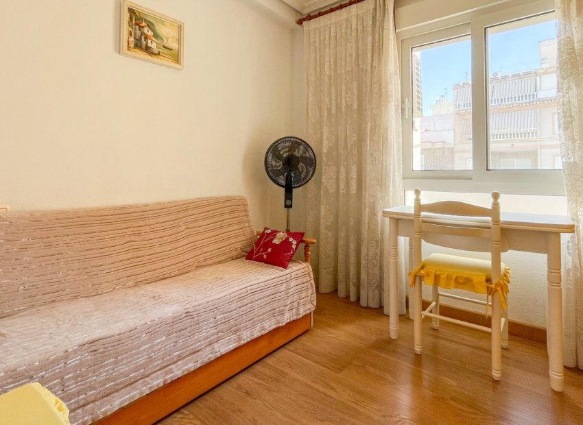 Herverkoop - Apartments - Flats - Torrevieia - Playa Los Naufragos