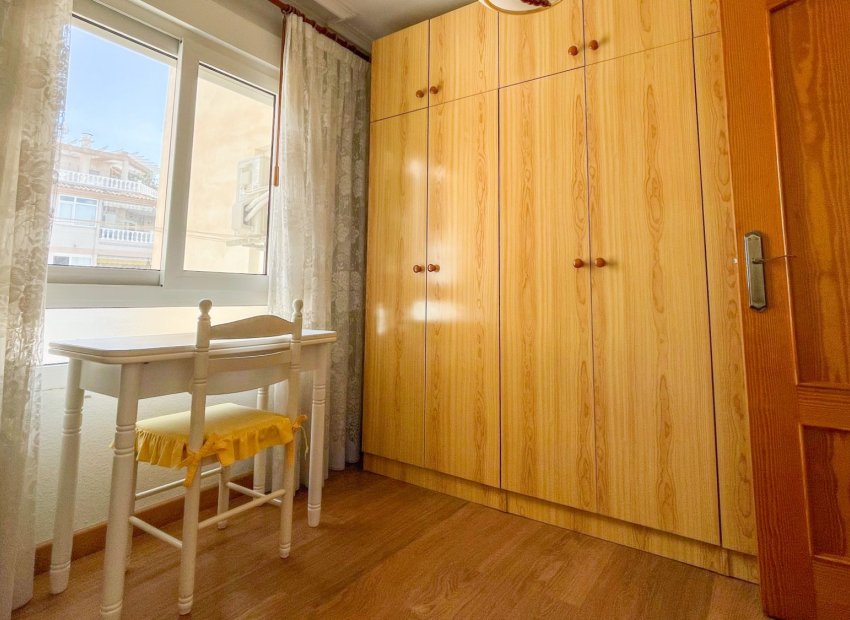 Herverkoop - Apartments - Flats - Torrevieia - Playa Los Naufragos