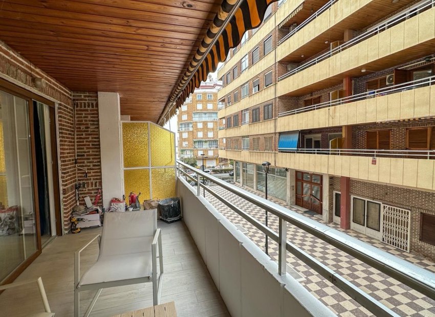 Herverkoop - Apartments - Flats - Torrevieia - Playa Los Naufragos