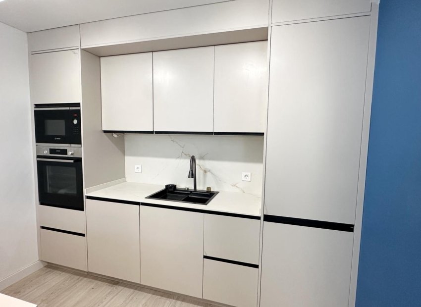 Herverkoop - Apartments - Flats - Torrevieia - Playa Los Naufragos