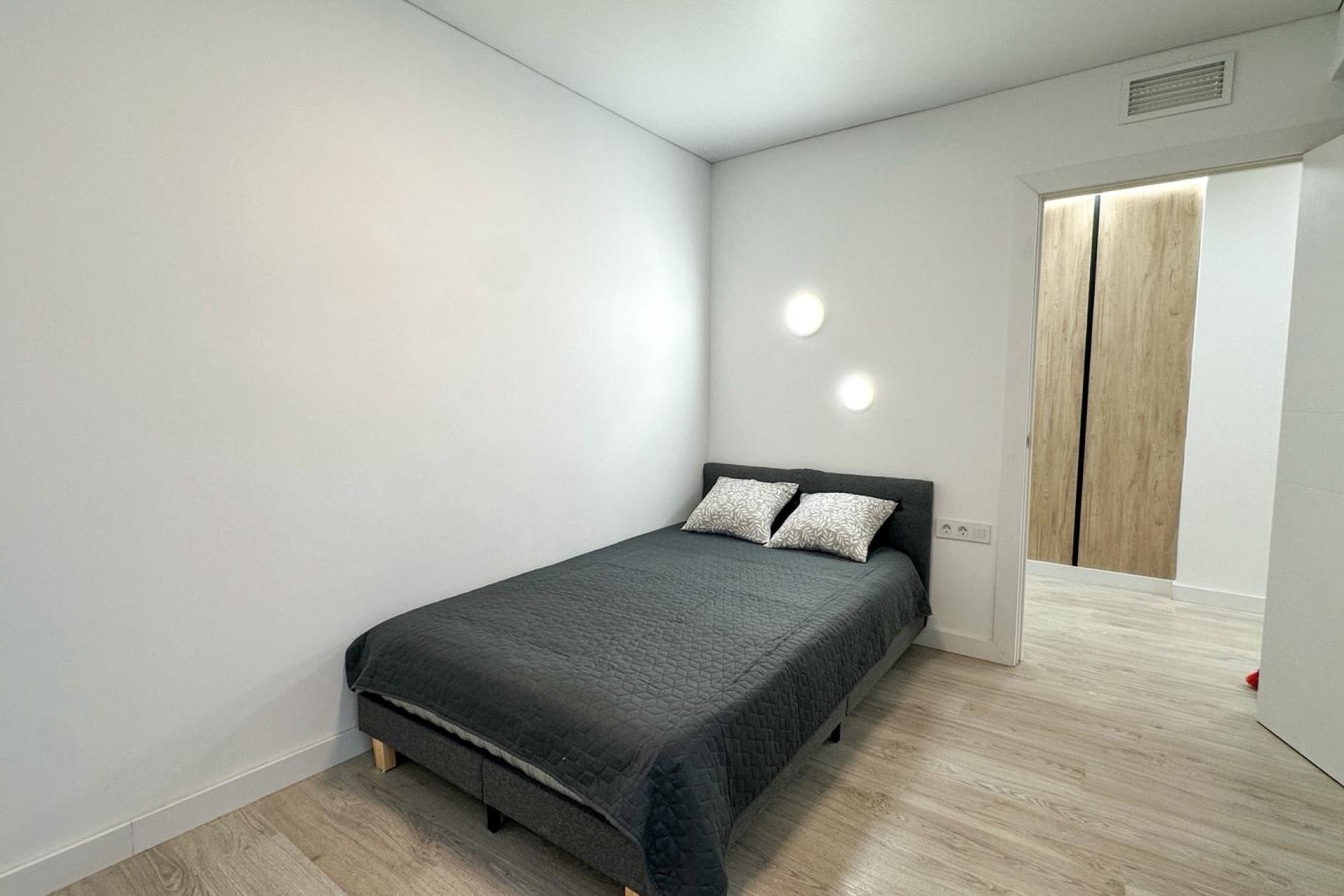 Herverkoop - Apartments - Flats - Torrevieia - Playa Los Naufragos