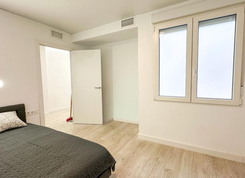 Herverkoop - Apartments - Flats - Torrevieia - Playa Los Naufragos