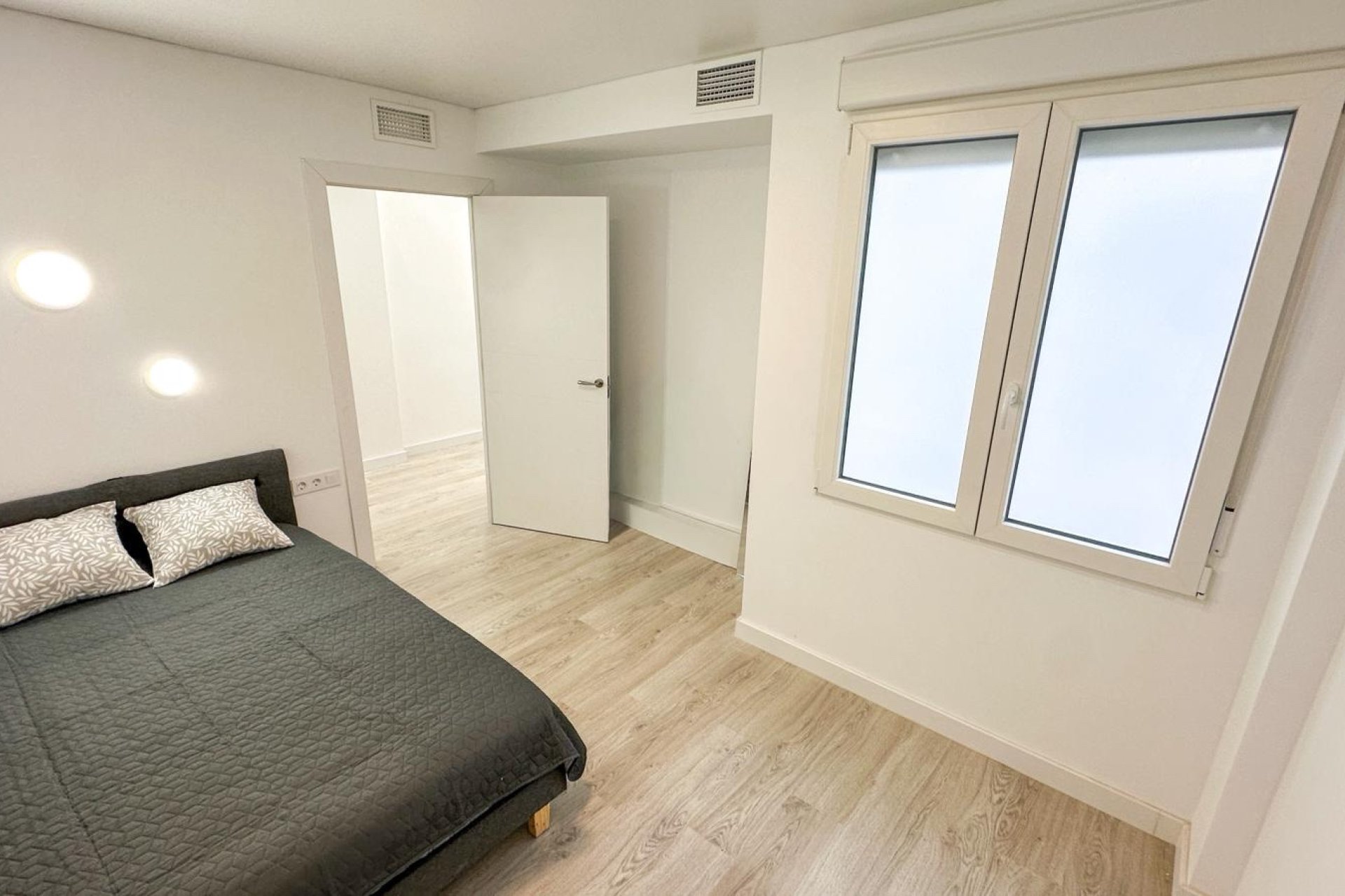 Herverkoop - Apartments - Flats - Torrevieia - Playa Los Naufragos