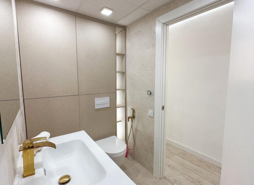 Herverkoop - Apartments - Flats - Torrevieia - Playa Los Naufragos