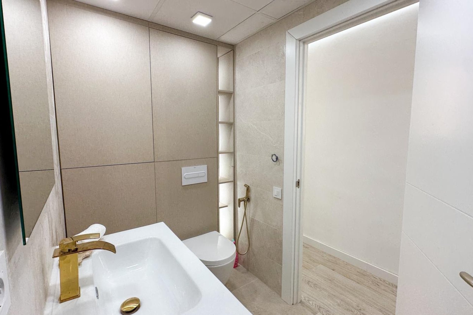 Herverkoop - Apartments - Flats - Torrevieia - Playa Los Naufragos