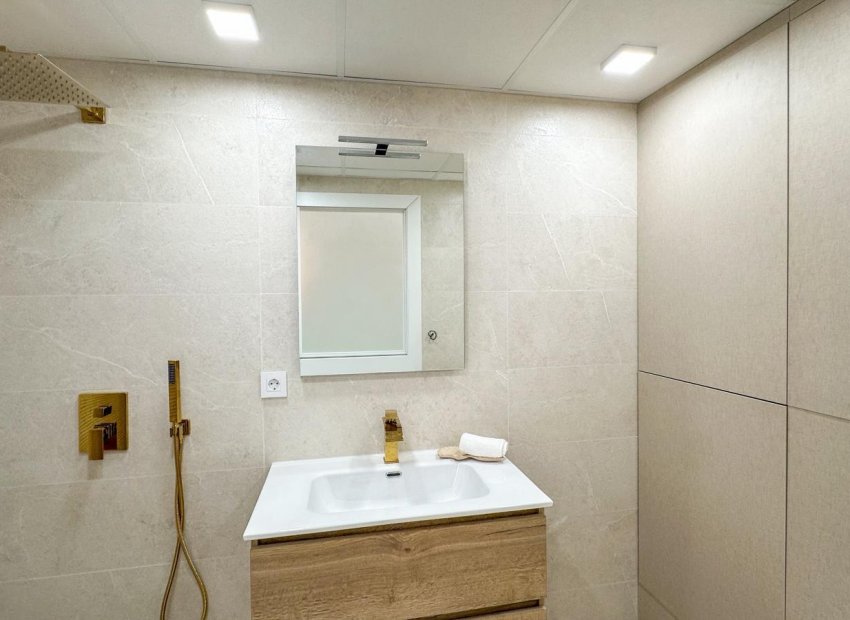 Herverkoop - Apartments - Flats - Torrevieia - Playa Los Naufragos
