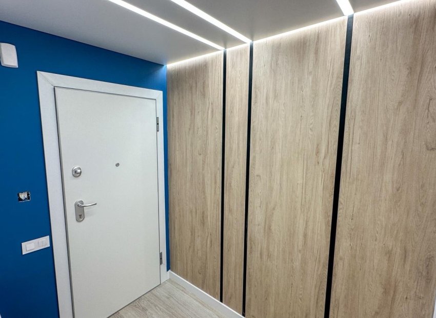 Herverkoop - Apartments - Flats - Torrevieia - Playa Los Naufragos