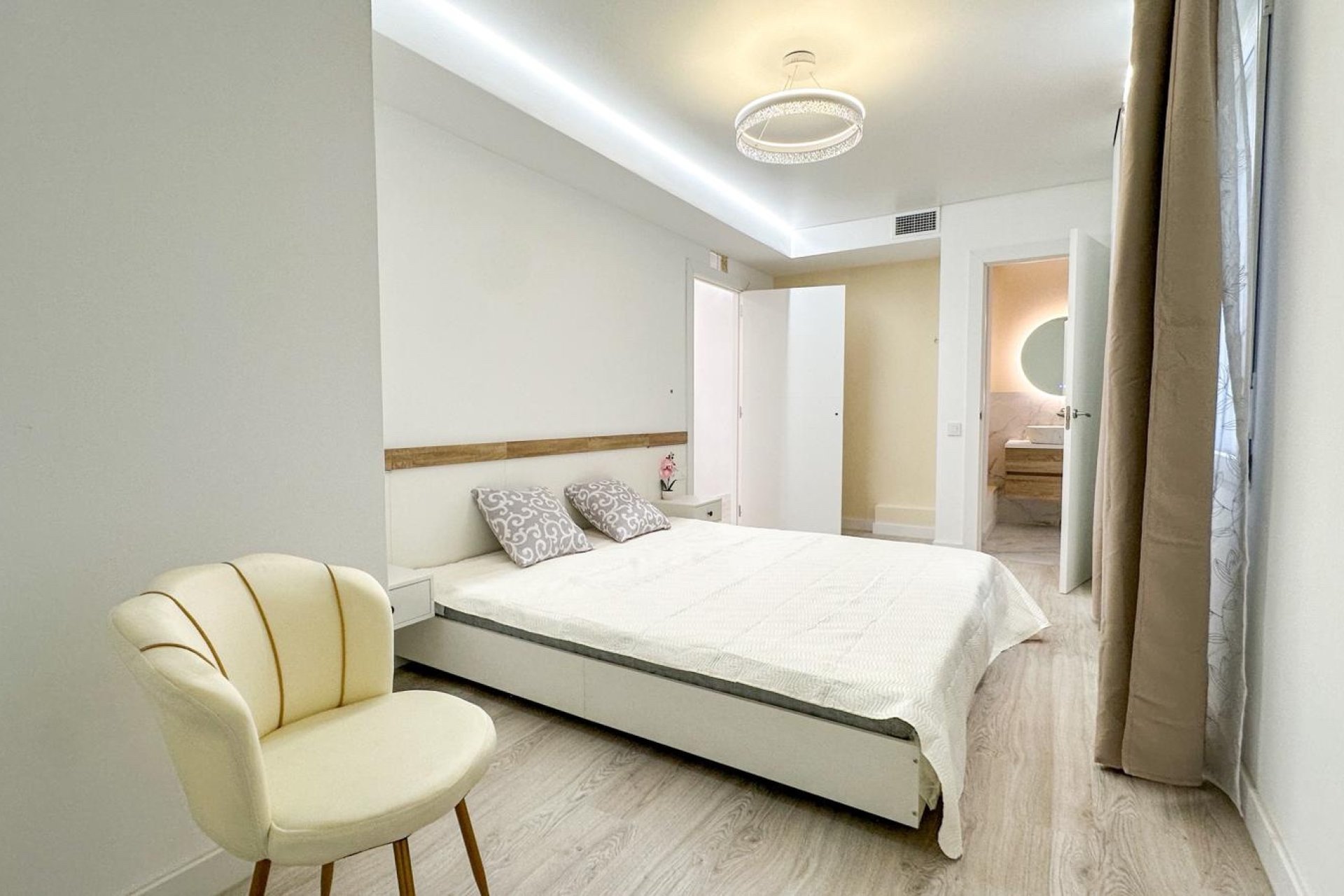 Herverkoop - Apartments - Flats - Torrevieia - Playa Los Naufragos