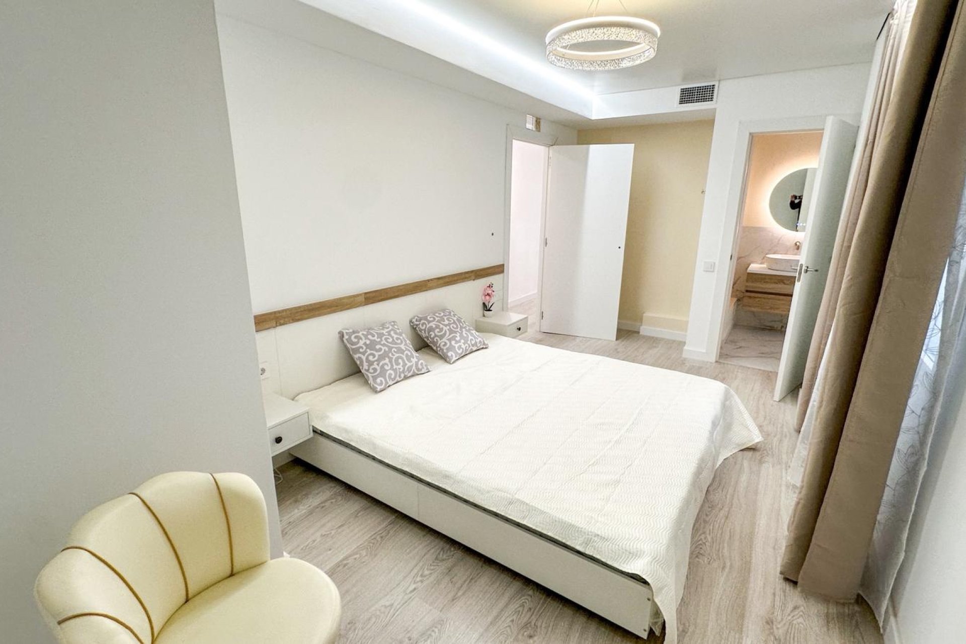 Herverkoop - Apartments - Flats - Torrevieia - Playa Los Naufragos