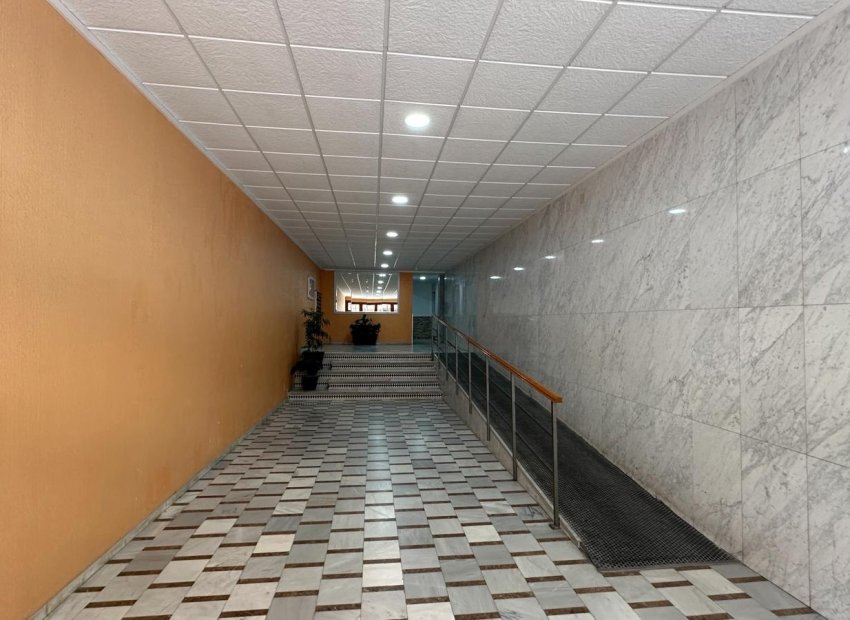 Herverkoop - Apartments - Flats - Torrevieia - Playa Los Naufragos
