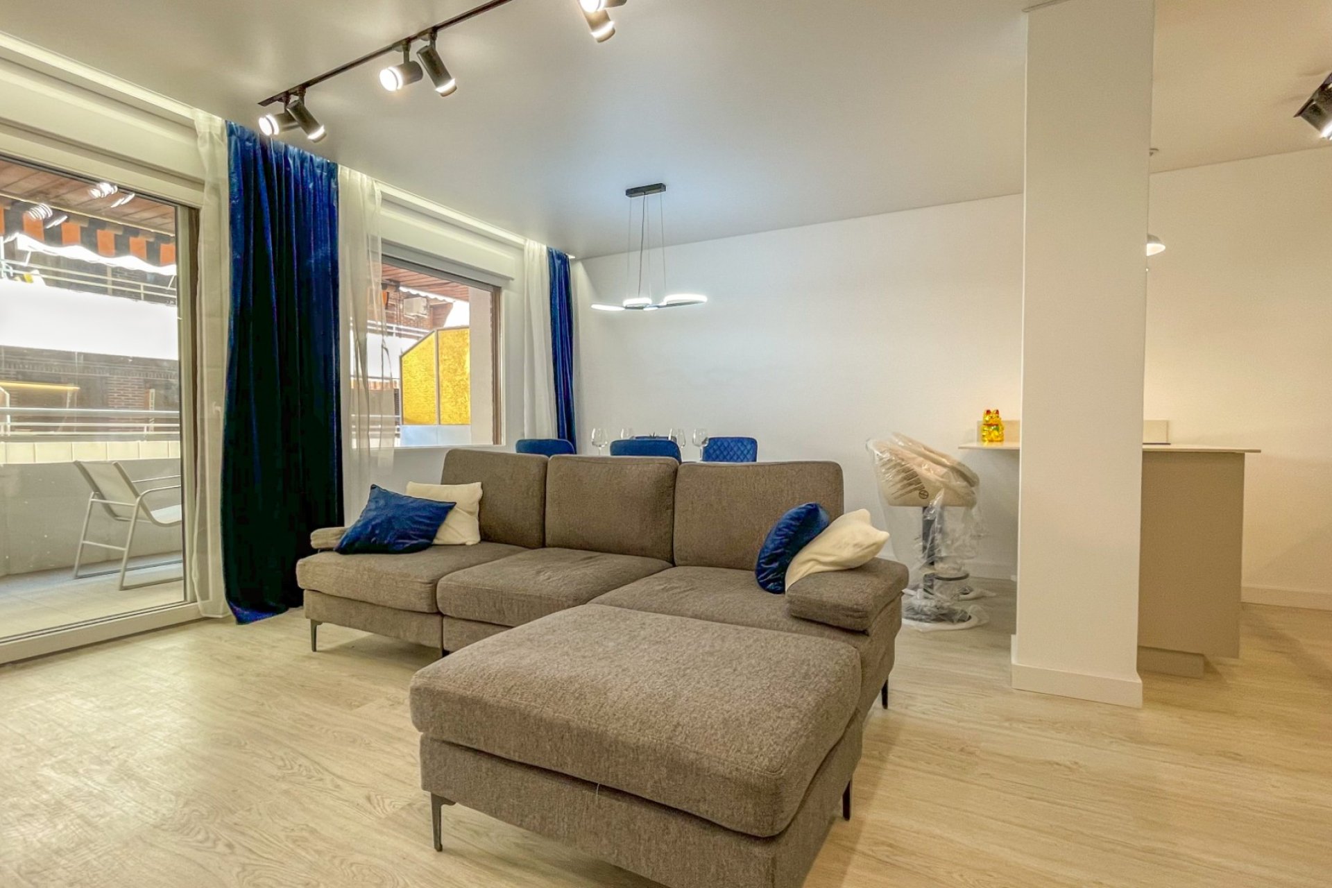 Herverkoop - Apartments - Flats - Torrevieia - Playa Los Naufragos