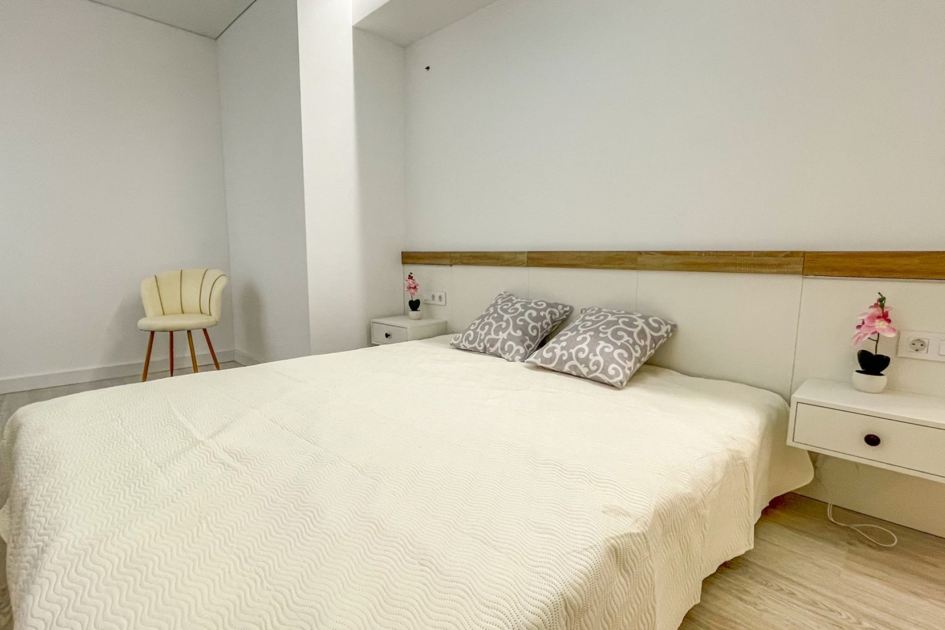 Herverkoop - Apartments - Flats - Torrevieia - Playa Los Naufragos