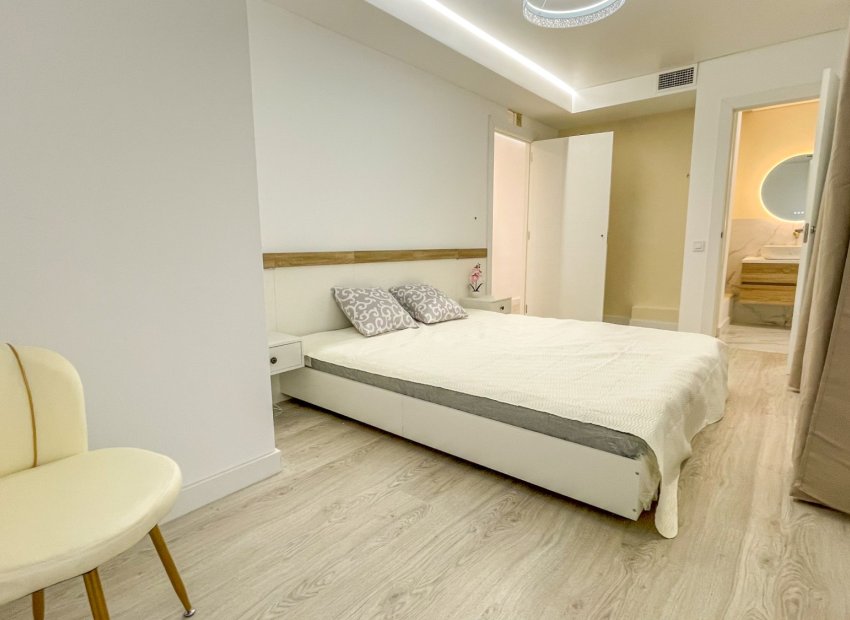 Herverkoop - Apartments - Flats - Torrevieia - Playa Los Naufragos