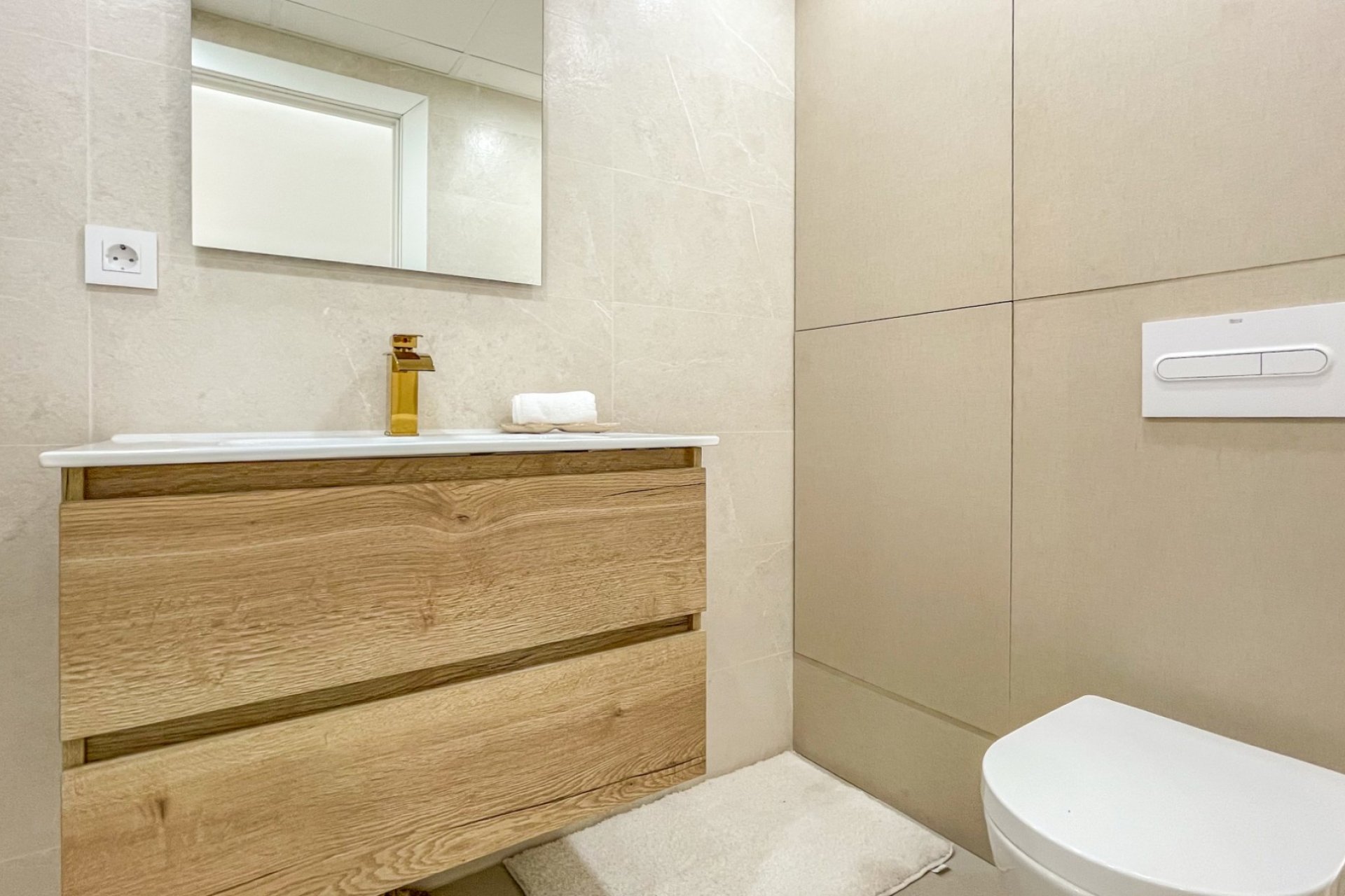 Herverkoop - Apartments - Flats - Torrevieia - Playa Los Naufragos