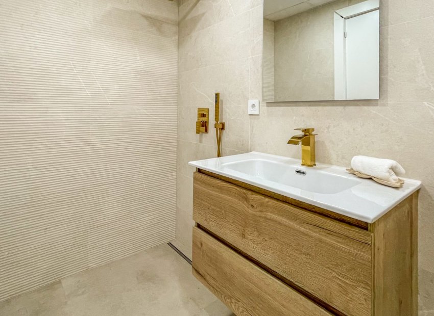 Herverkoop - Apartments - Flats - Torrevieia - Playa Los Naufragos
