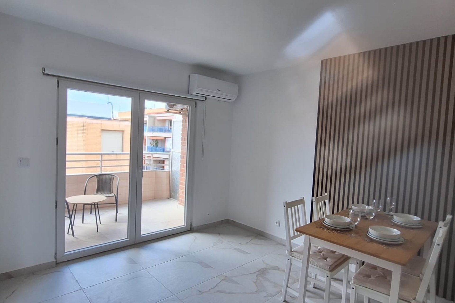 Herverkoop - Apartments - Flats - Torrevieia - Playa Los Naufragos