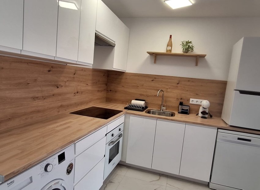 Herverkoop - Apartments - Flats - Torrevieia - Playa Los Naufragos