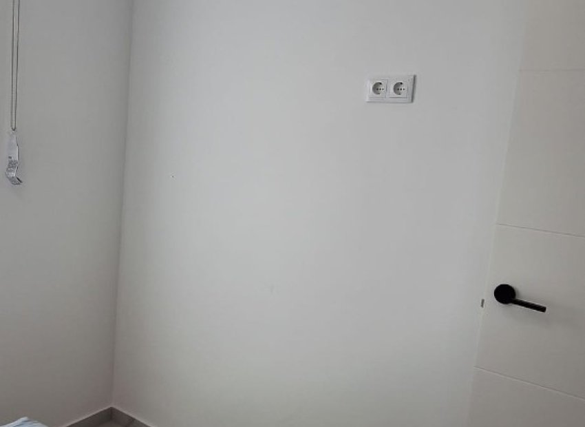 Herverkoop - Apartments - Flats - Torrevieia - Playa Los Naufragos