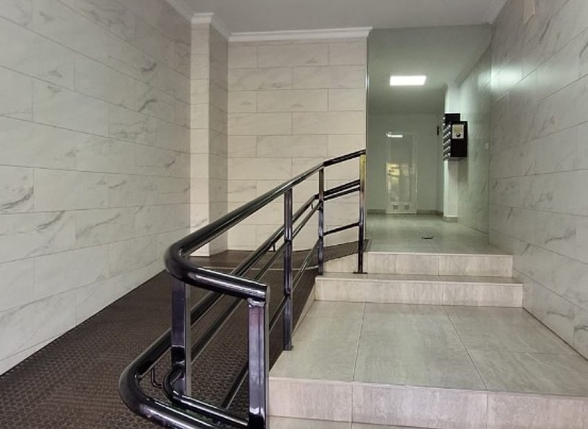 Herverkoop - Apartments - Flats - Torrevieia - Playa Los Naufragos