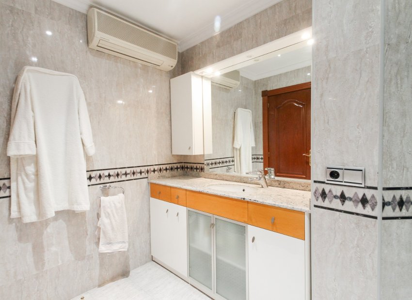 Herverkoop - Appartement / flat - Alicante - Center