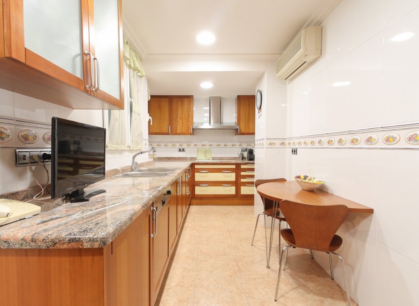 Herverkoop - Appartement / flat - Alicante - - Centro  -