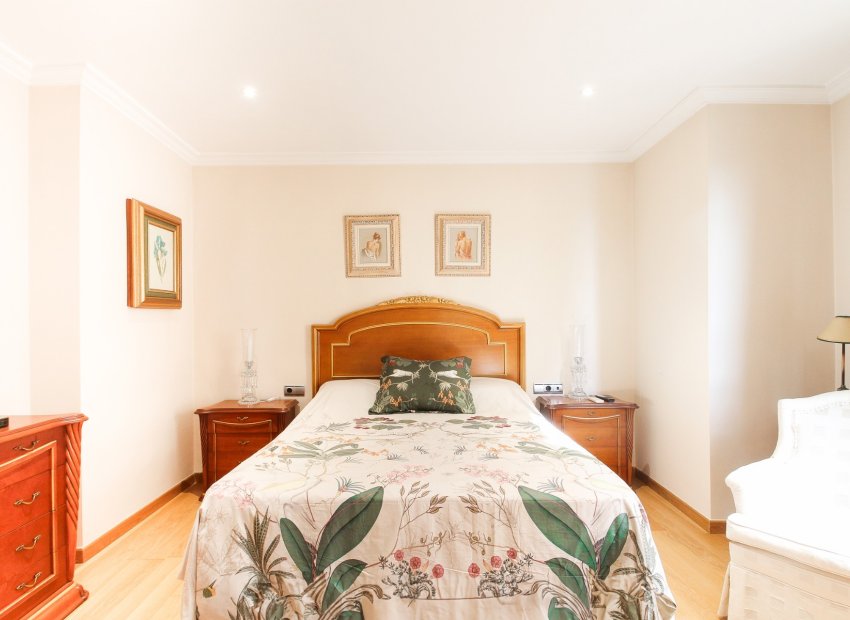 Herverkoop - Appartement / flat - Alicante - - Centro  -