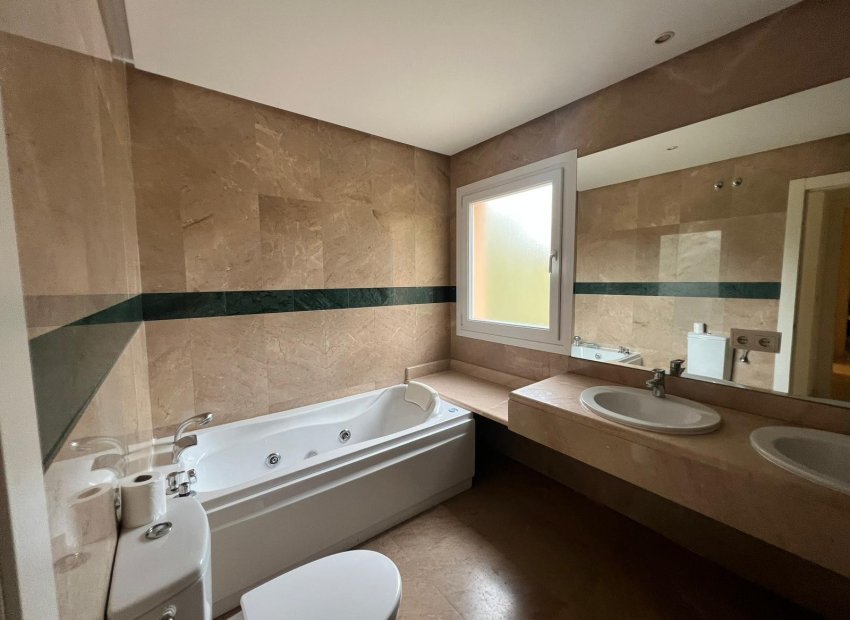 Herverkoop - Appartement / flat - Marbella - Nueva Andalucía