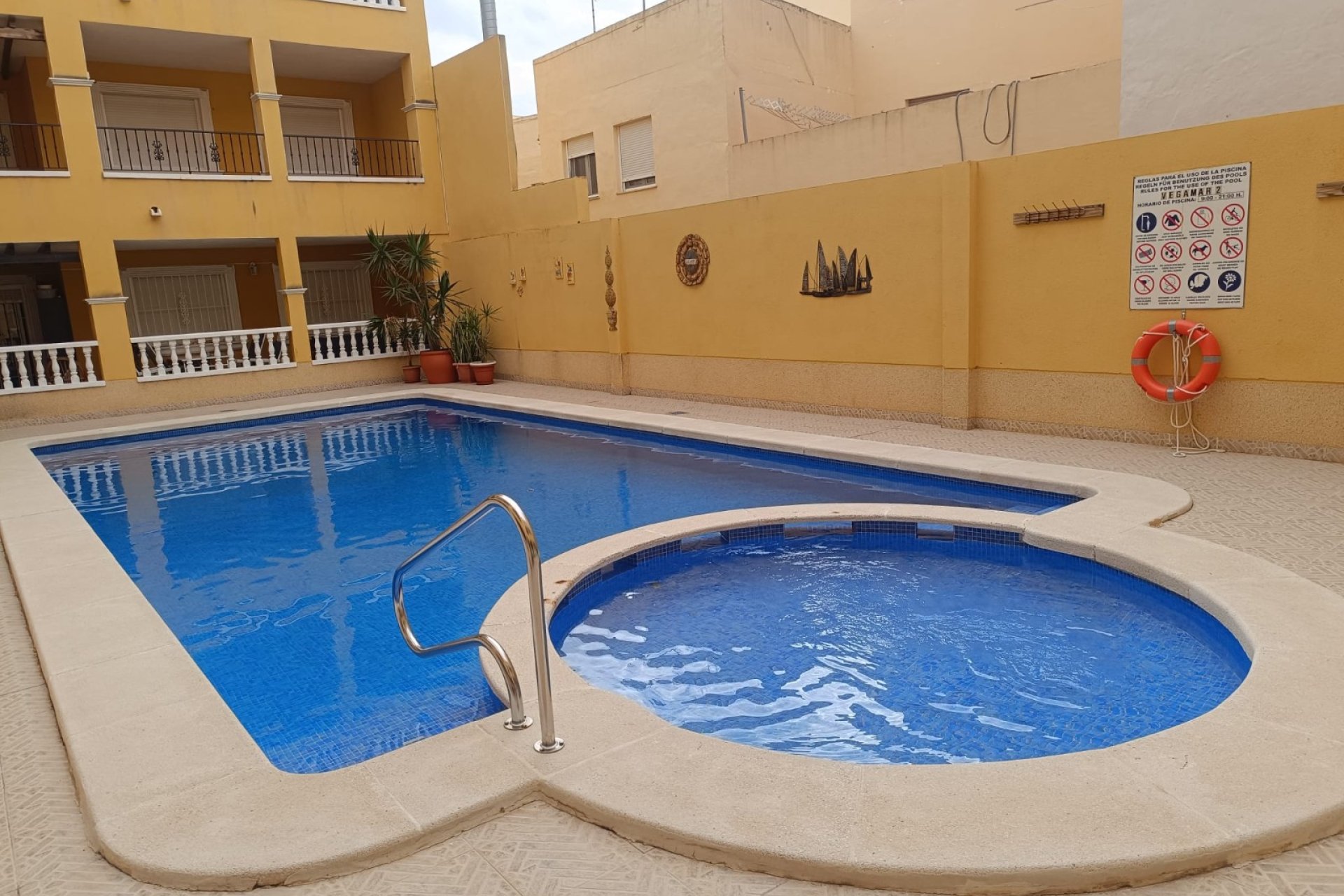 Herverkoop - Appartement / flat - Rafal