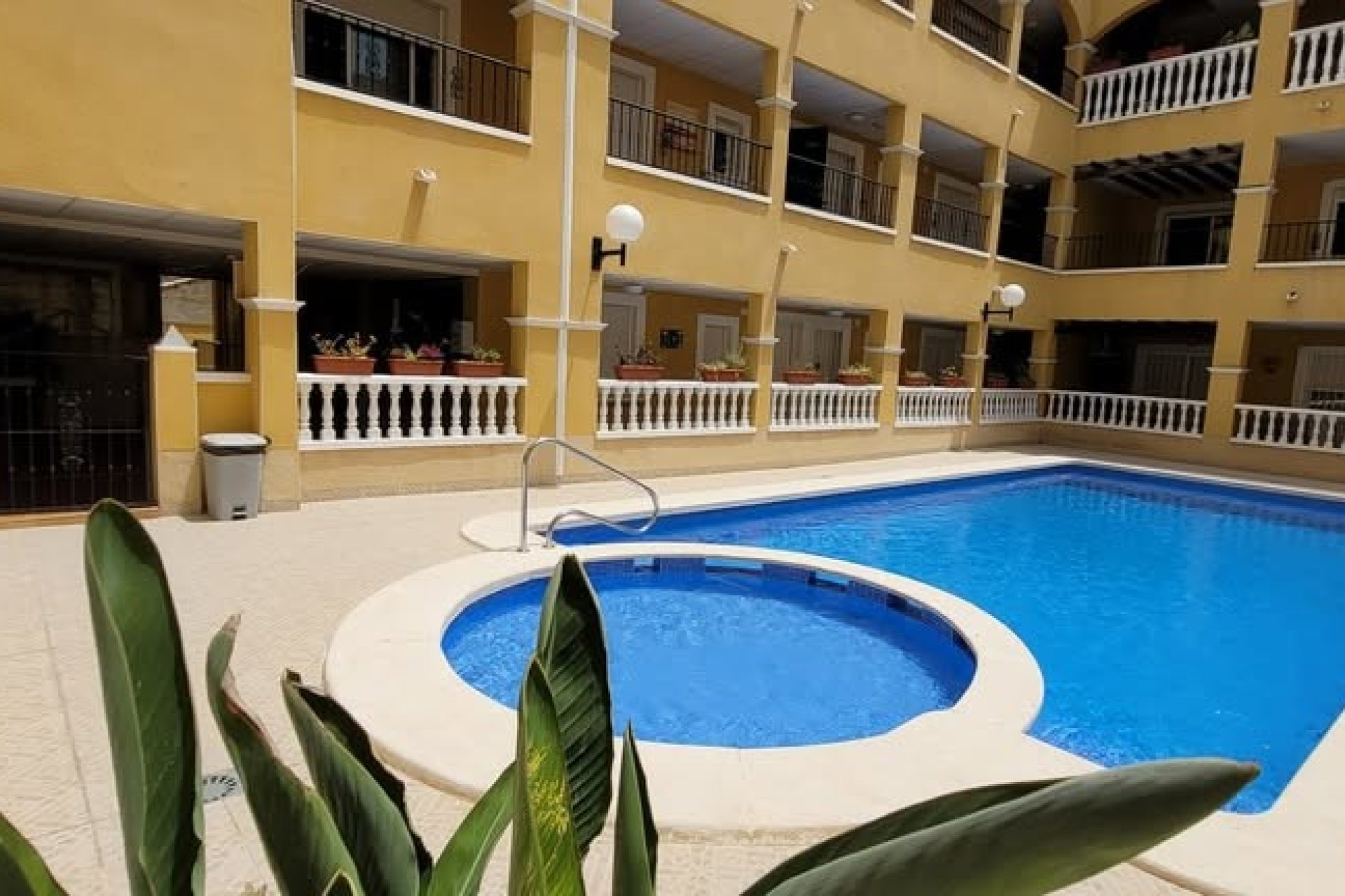 Herverkoop - Appartement / flat - Rafal