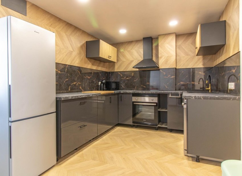 Herverkoop - Appartement / flat - Torrevieia - Acequion