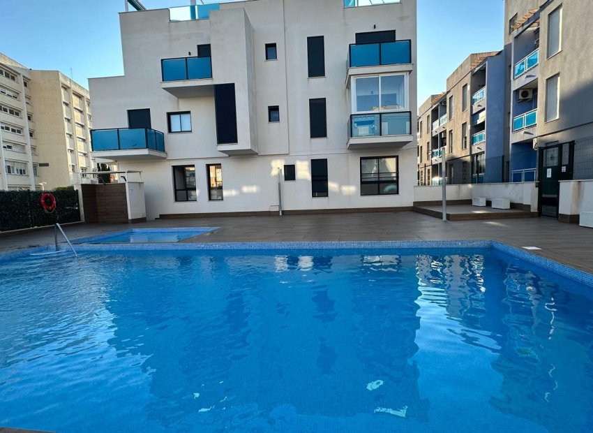 Herverkoop - Appartement / flat - Torrevieia - Calas Blancas
