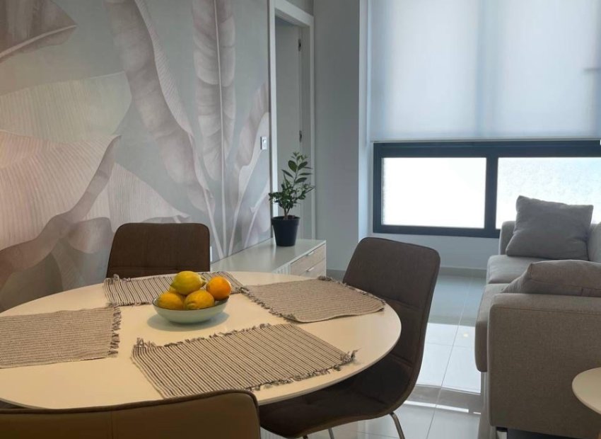 Herverkoop - Appartement / flat - Torrevieia - Center