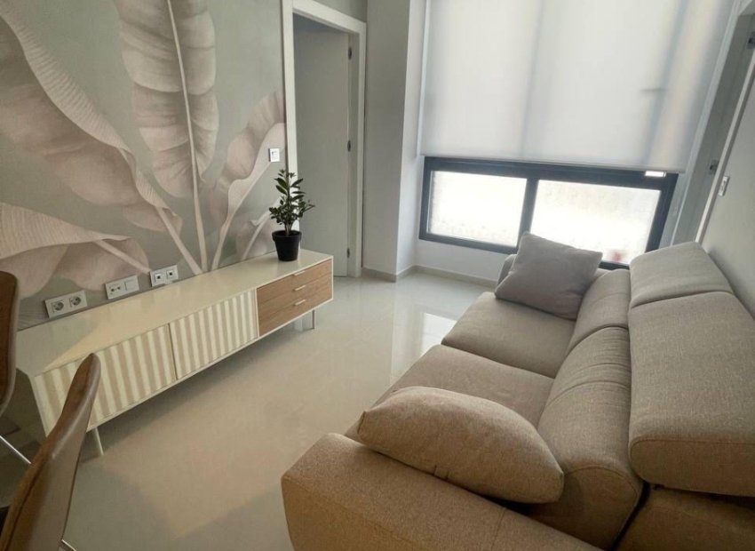 Herverkoop - Appartement / flat - Torrevieia - Center