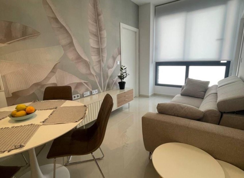 Herverkoop - Appartement / flat - Torrevieia - Center