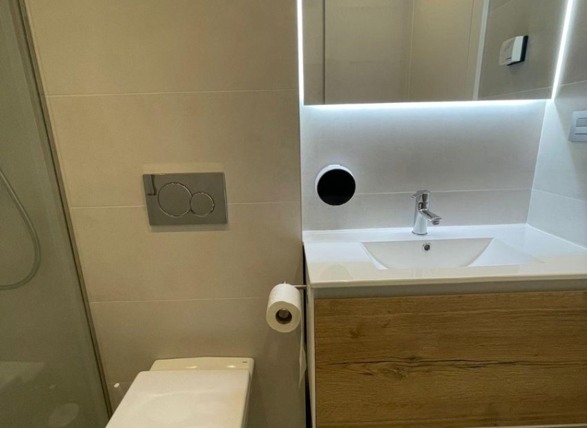 Herverkoop - Appartement / flat - Torrevieia - Center