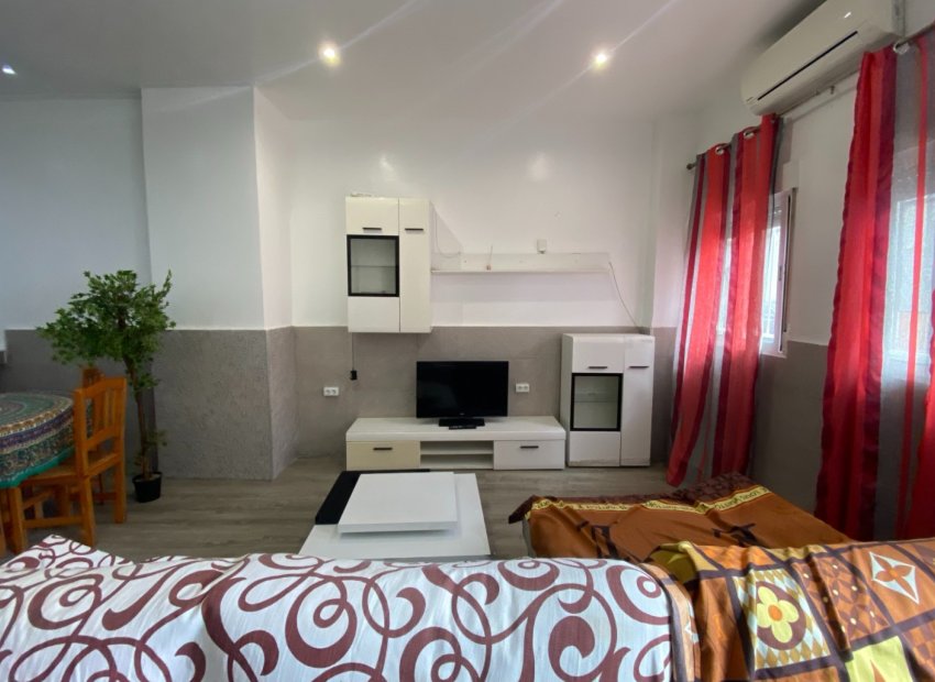 Herverkoop - Appartement / flat - Torrevieia - Center